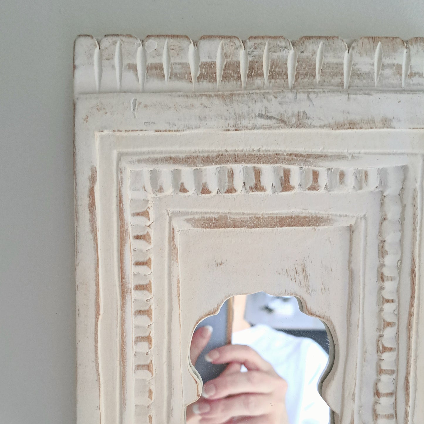 Moroccan Inspired Mini Mirrors – Hand-Carved Whitewashed Wall Décor (20 x 16 cm)