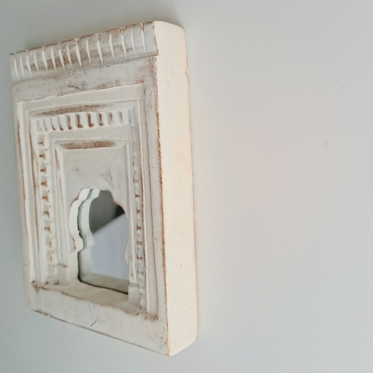 Moroccan Inspired Mini Mirrors – Hand-Carved Whitewashed Wall Décor (20 x 16 cm)