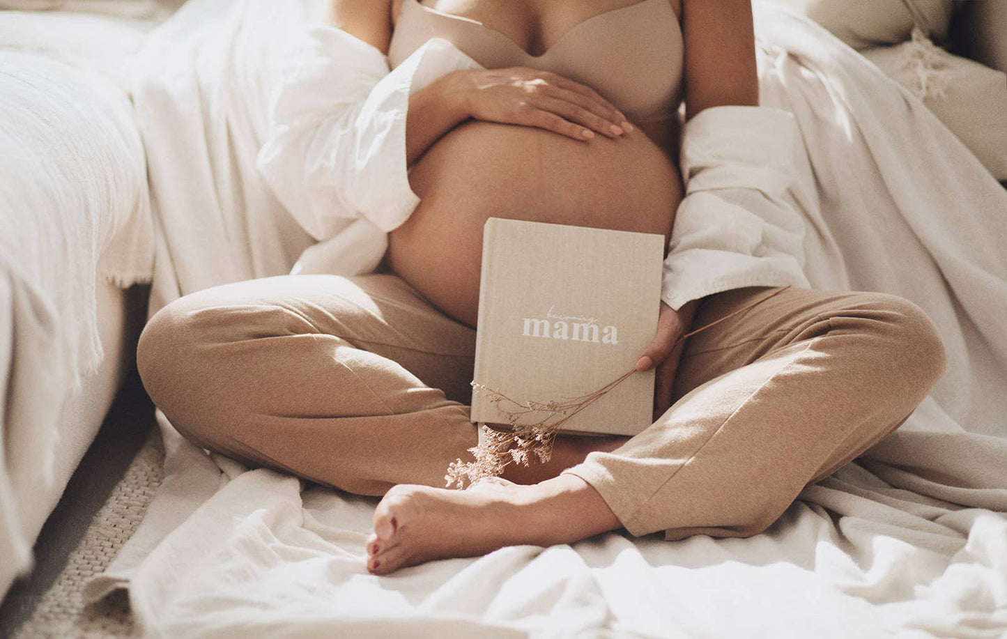 Becoming MAMA – A Guided Pregnancy Journal & Keepsake for Expecting Mothers
