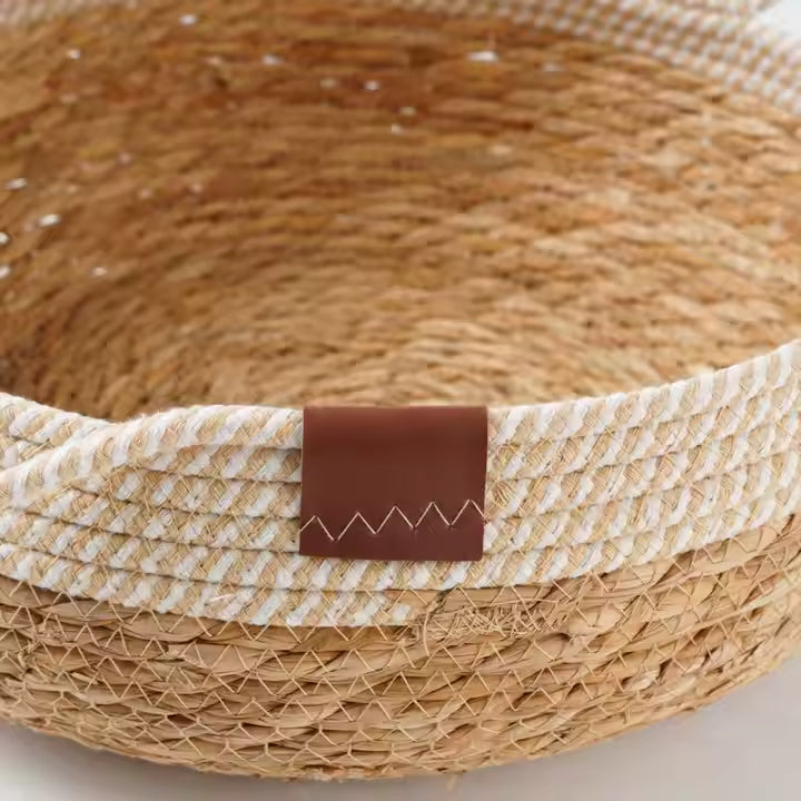 Whisker Haven - Cat-Shaped Woven Pet Bed
