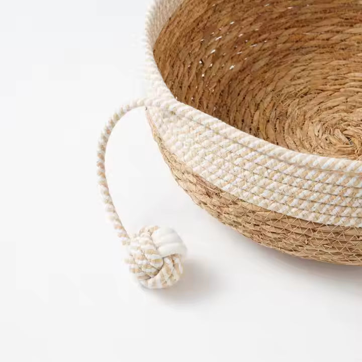 Whisker Haven - Cat-Shaped Woven Pet Bed