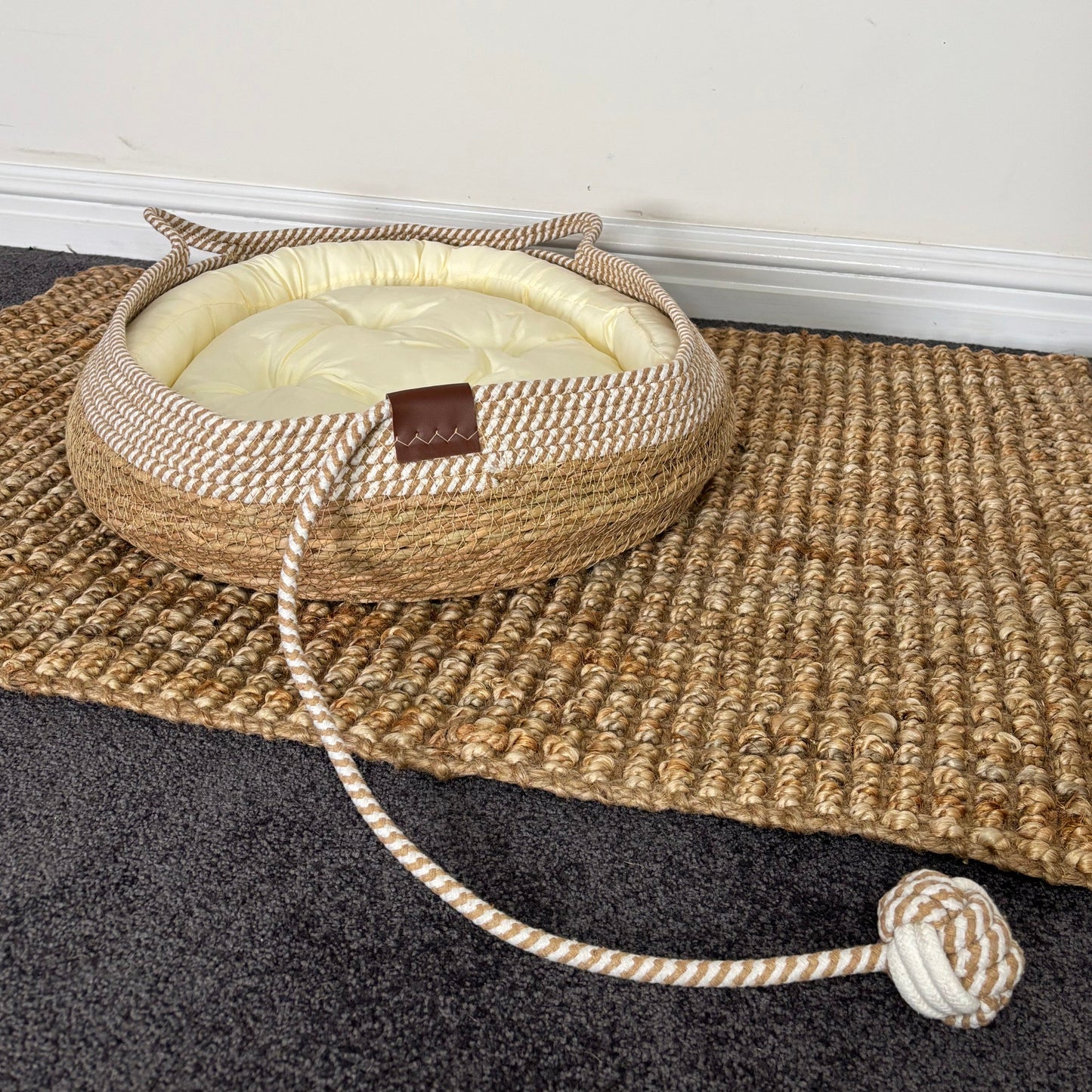 Whisker Haven - Cat-Shaped Woven Pet Bed